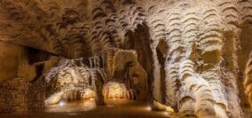 Visiter la grotte d'Hercule : entre mythe et réalité