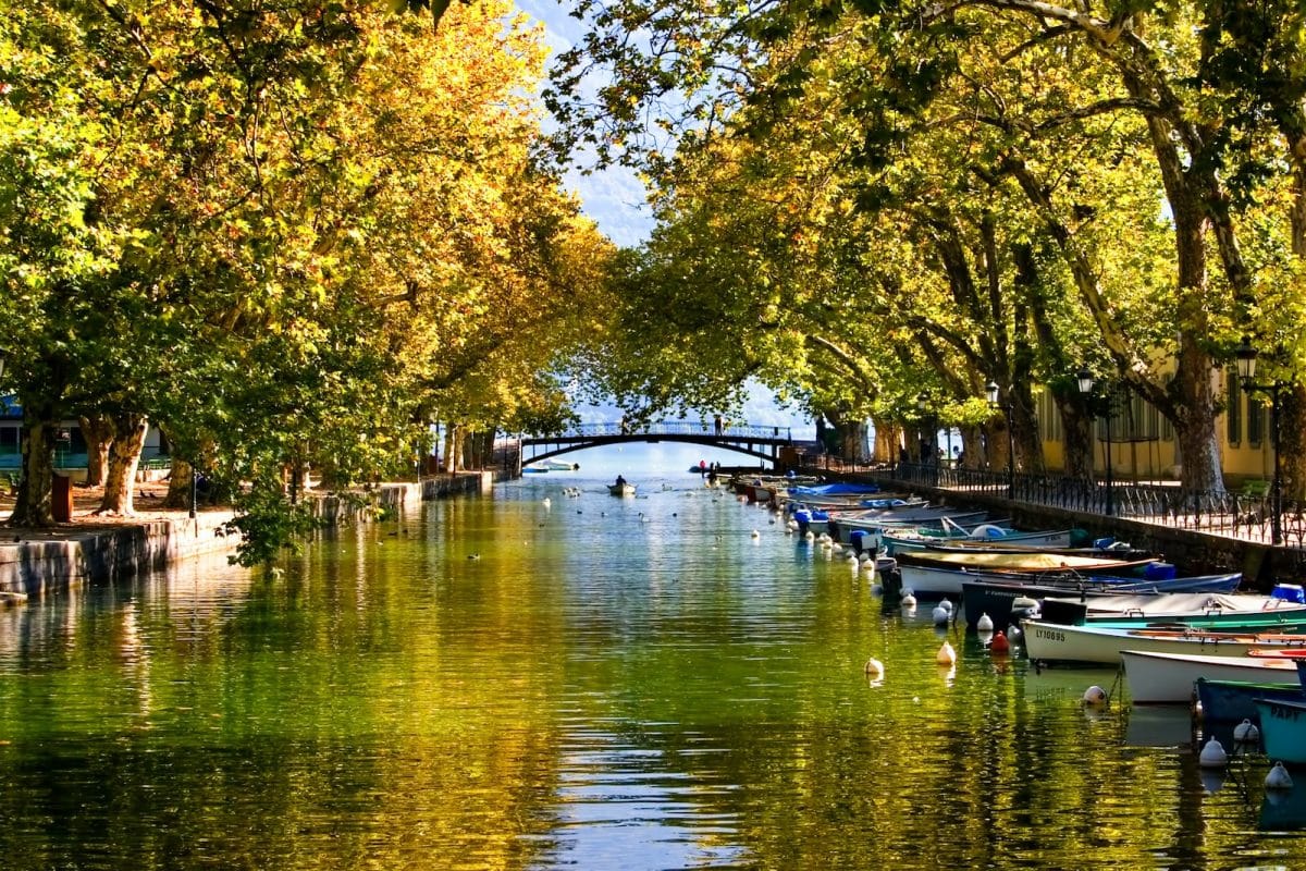 Histoire et légendes autour du Pont des Amours d'Annecy