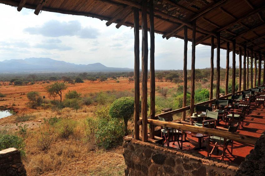 Quel sont les types d'hébergement proposés pour un safari au Kenya ?